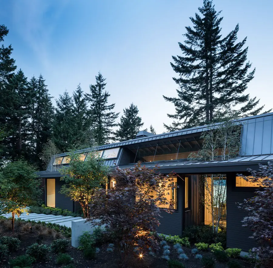 St Georges House in West Vancouver, BC - e-architect