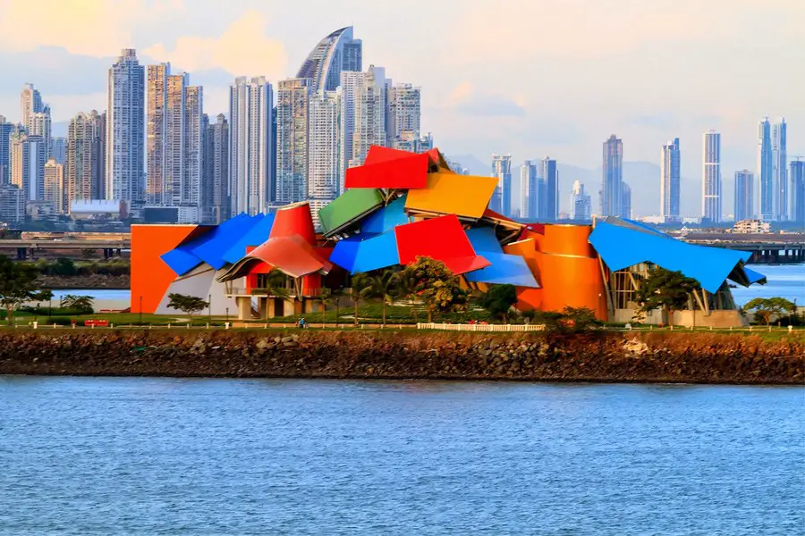 Frank Gehry's Biomuseo Primps for its Debut, 2014-02-12
