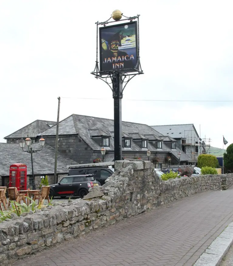 Jamaica Inn on Bodmin Moor in Cornwall, UK - e-architect