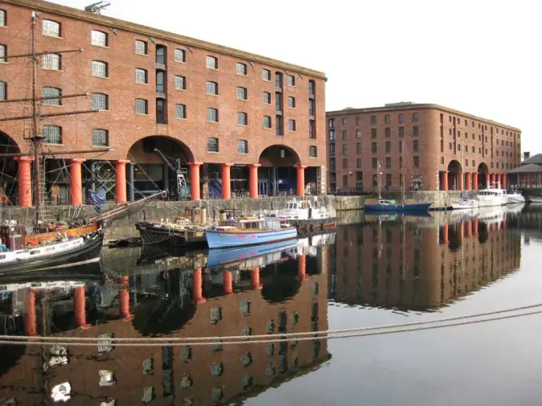 Albert Dock Welcome Pavilion Building, Liverpool - E-architect