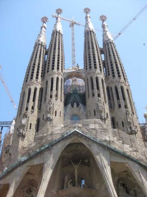 Sagrada Familia Barcelona, Antoni Gaudi church building