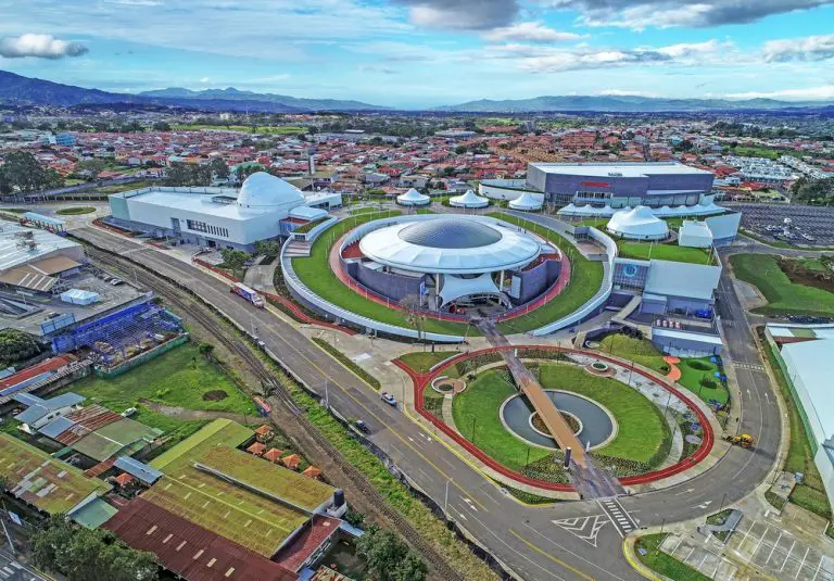 Oxígeno Shopping Mall in Heredia, Costa Rica - e-architect