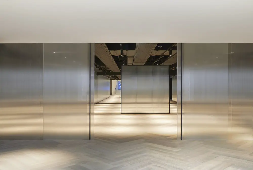 Givenchy Flagship Store in Seoul / Piuarch