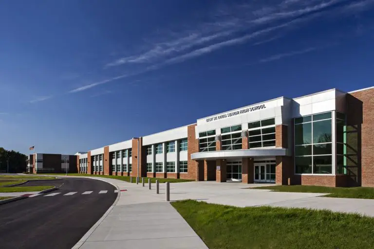 East St. Louis High School in Illinois, USA - e-architect