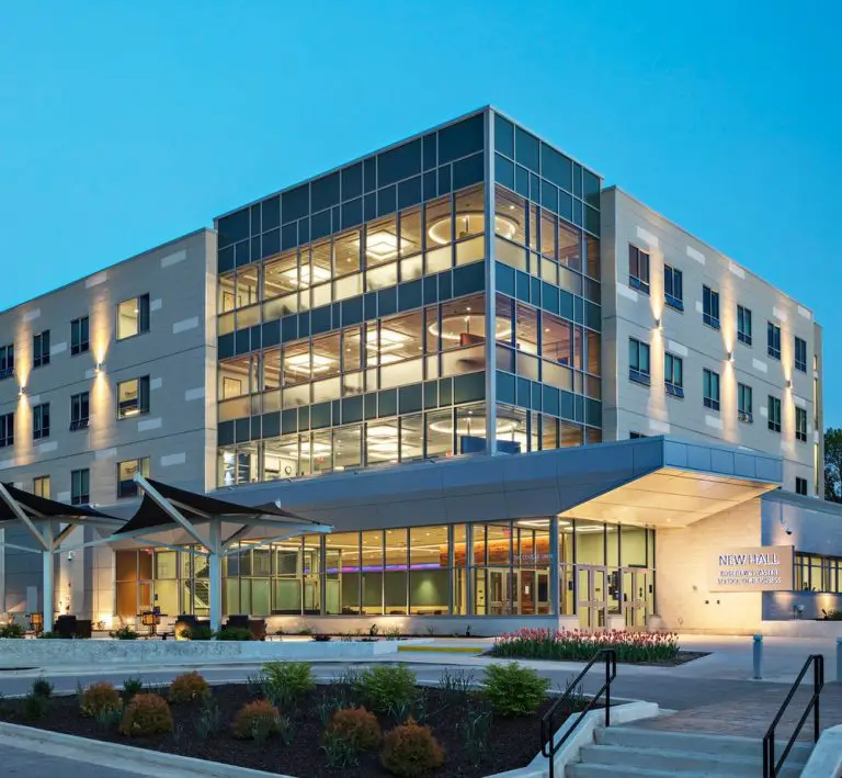 Columbia College New Hall, Illinois - E-architect