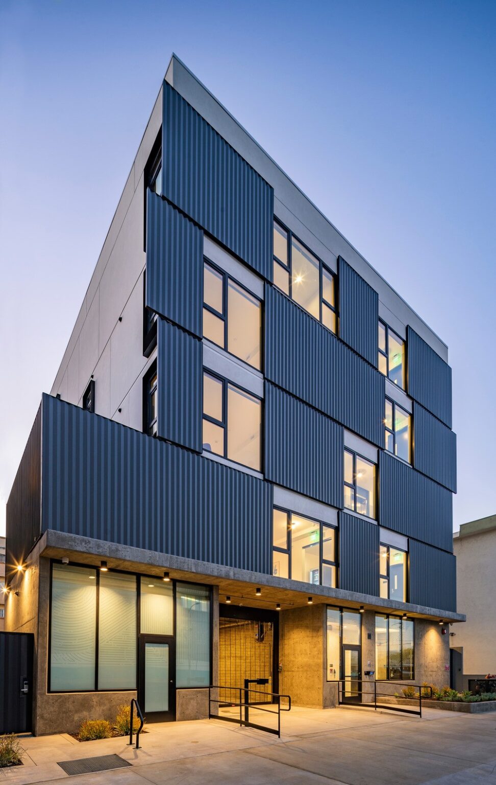 Metric Hotel, Los Angeles California - e-architect