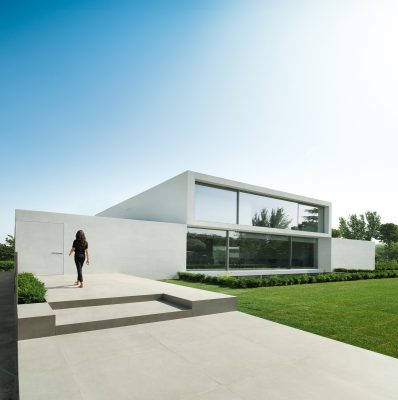 Compluvium House Madrid modern home and pool