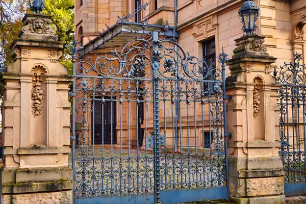 Choosing the right gates for your needs guide - e-architect