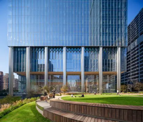 Salesforce Tower Chicago office building