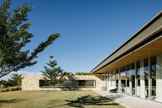 Fazenda da Grama Residence, São Paulo, Brazil 