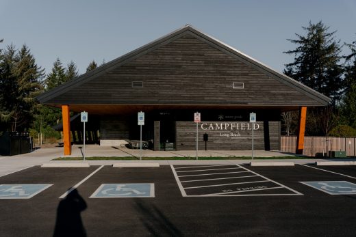 Snow Peak Long Beach Campfield Gatehouse