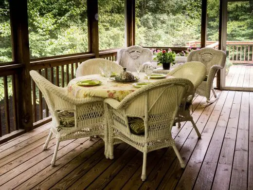 Pair hardwood decking with wooden screen