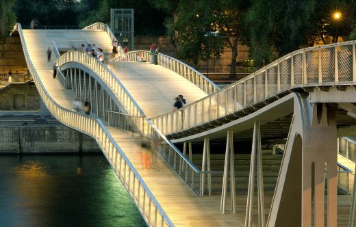 Paris Passerelle Simone de Beauvoir