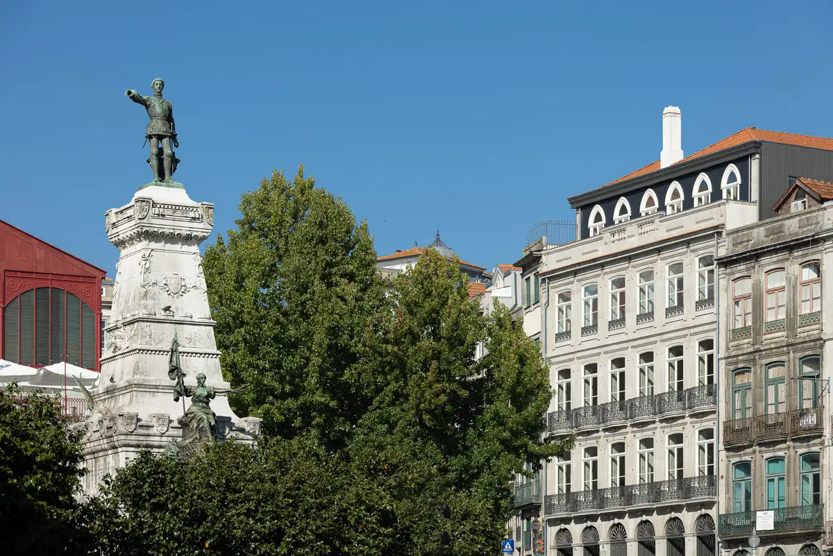 Mouzinho da Silveira Housing Porto